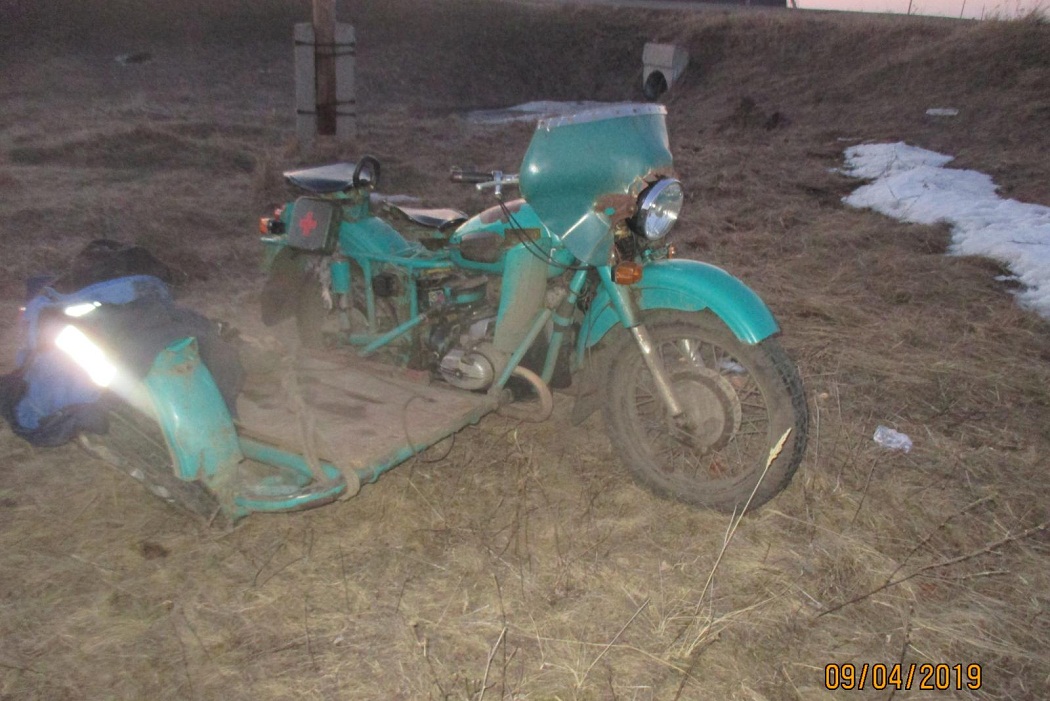 Купить мотоцикл в курганской области. Мотоцикл Минск в кювете зимой.