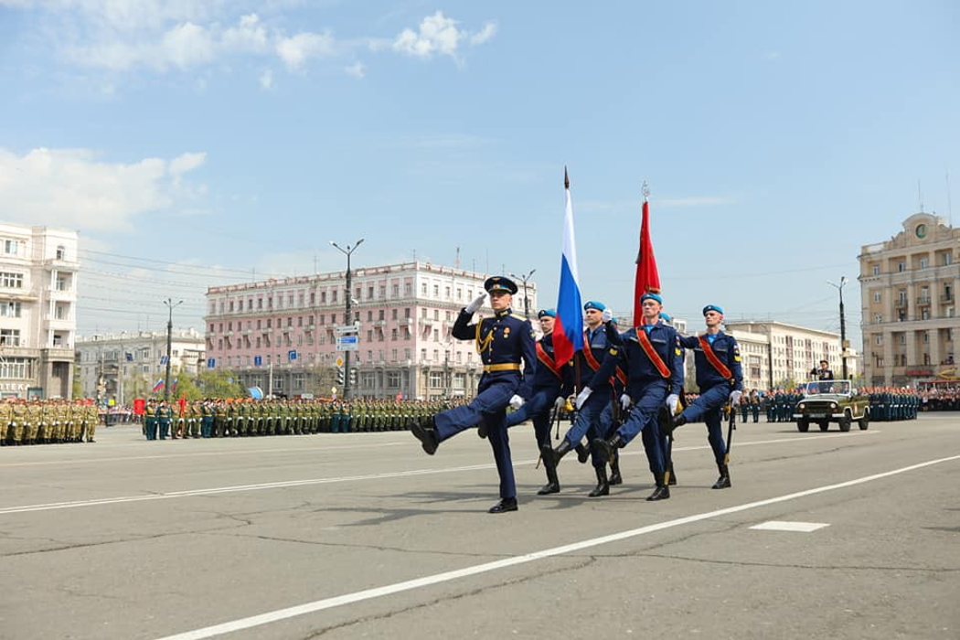 Более 50 тысяч челябинцев пришли на праздничный Парад Победы