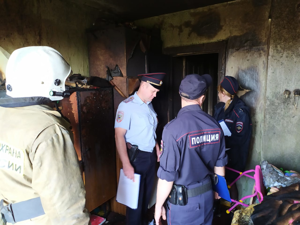 В Свердловской области на пожаре погибли две маленькие девочки