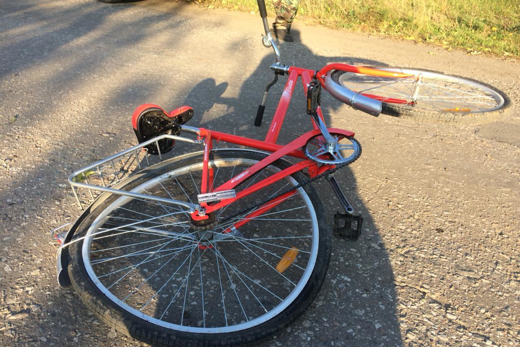 В Зауралье велосипедист погиб, выехав на проезжую часть перед автомобилем