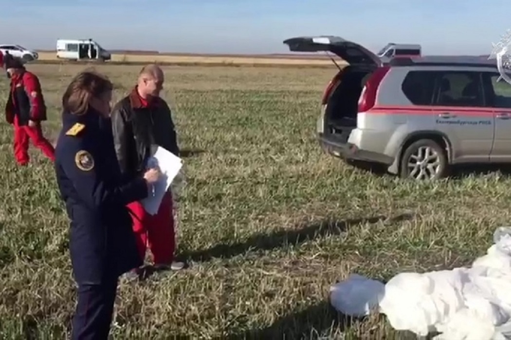 В Свердловской области насмерть разбился опытный парашютист