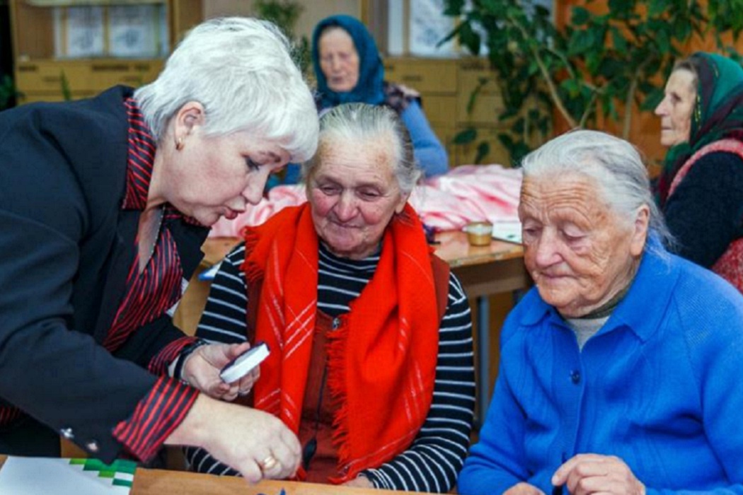 В Тюмени бабушки особого назначения объединились против инсульта
