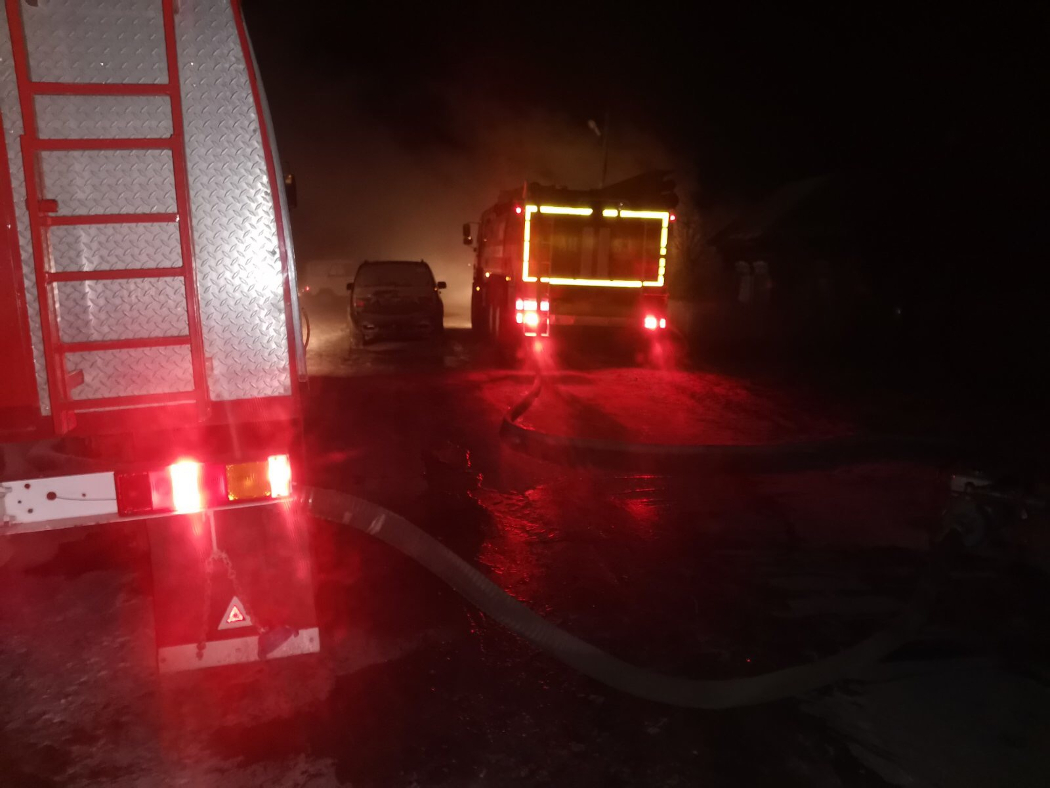 Тюменец устроил пожар, переливая бензин возле газового котла