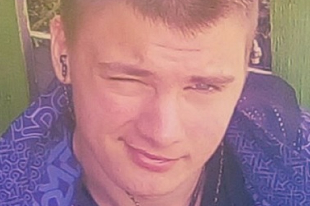 В Свердловской области второй месяц разыскивают 19-летнего парня