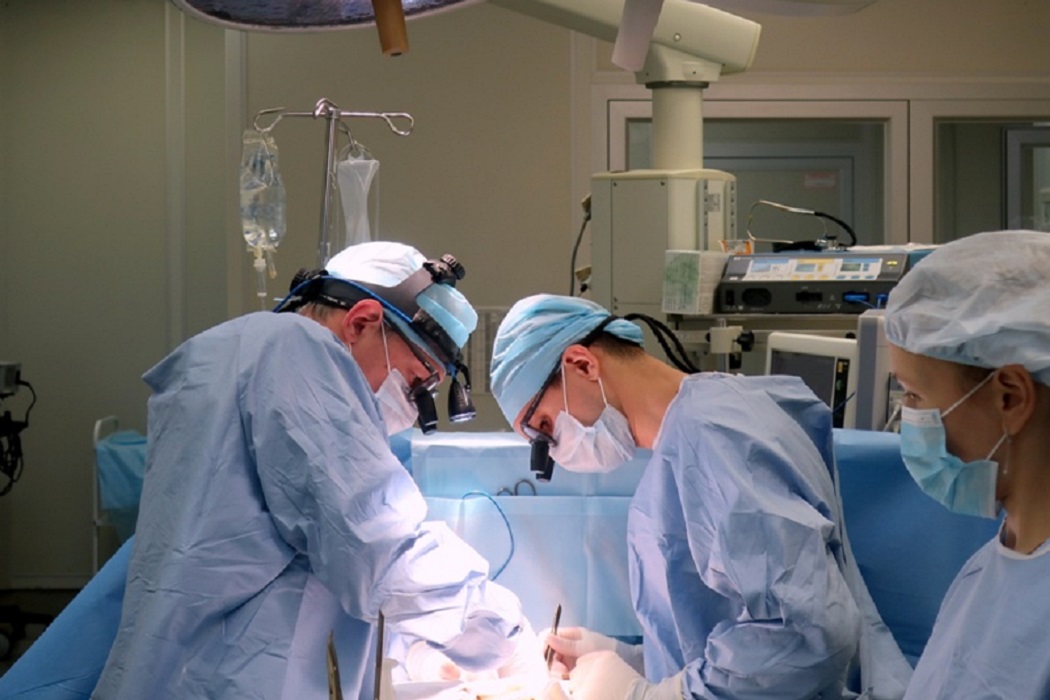 Врачи свердловской ОКБ №1 освоили новый метод операций на сердце