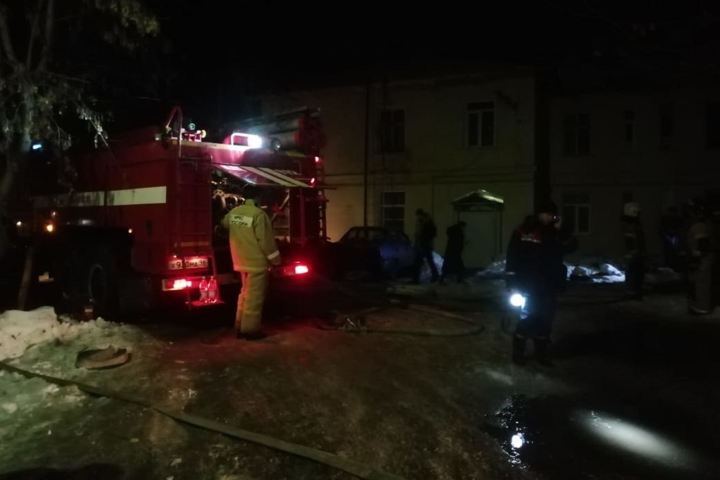 Четыре человека пострадали во вспыхнувшем пожаре в Сысерти