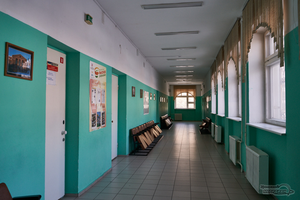 школа коридор