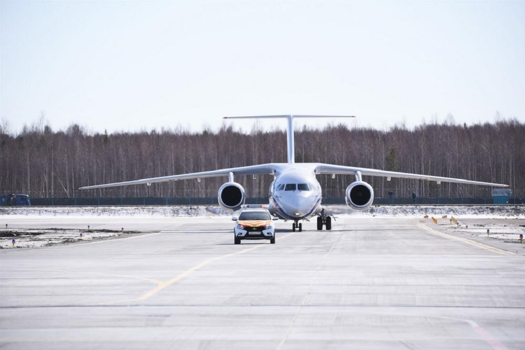 В новом аэропорту Тобольска приземлился первый самолет