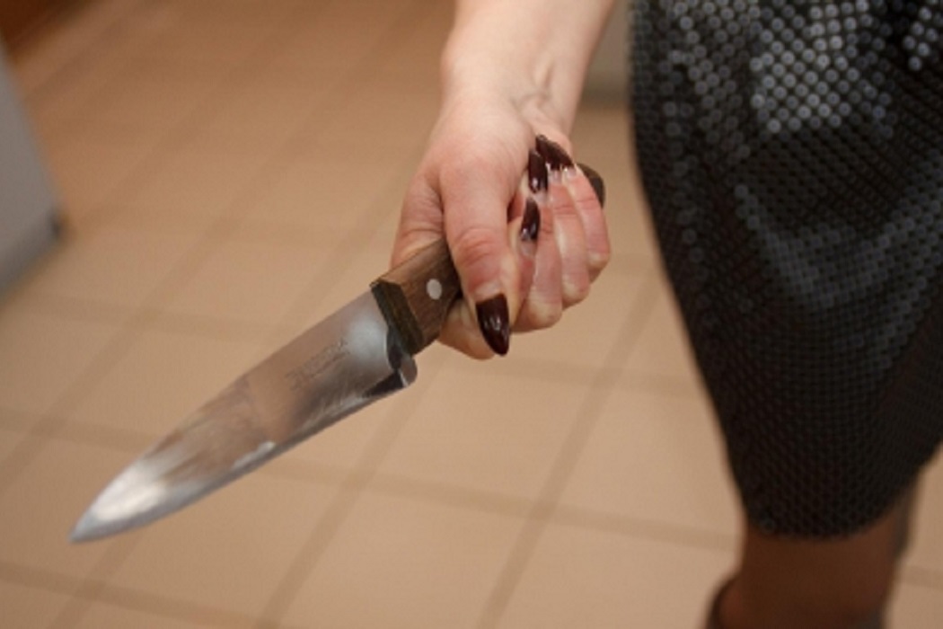 Женщина убийство нож