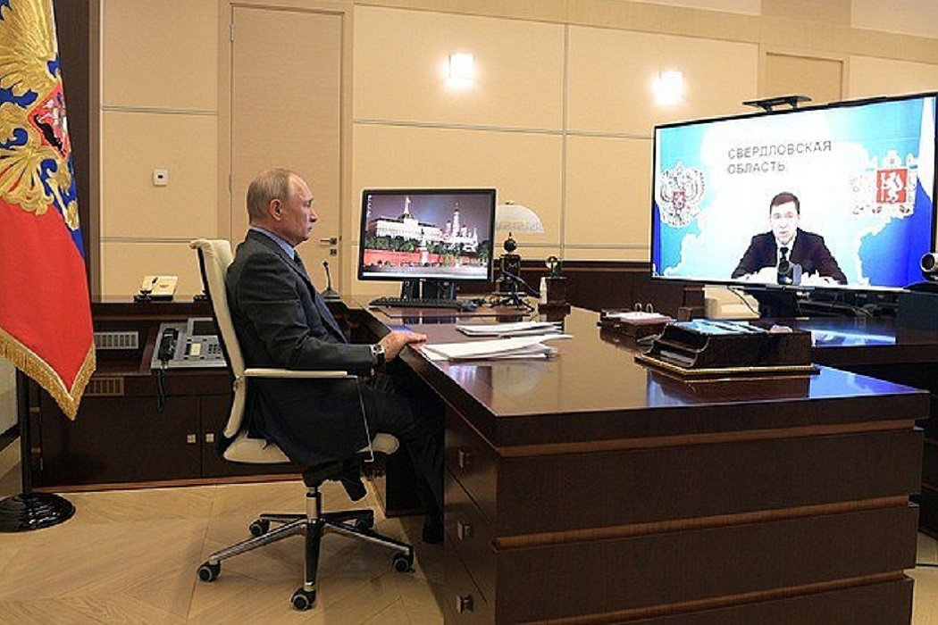 Владимир Путин похвалил свердловские власти за борьбу с COVID-19