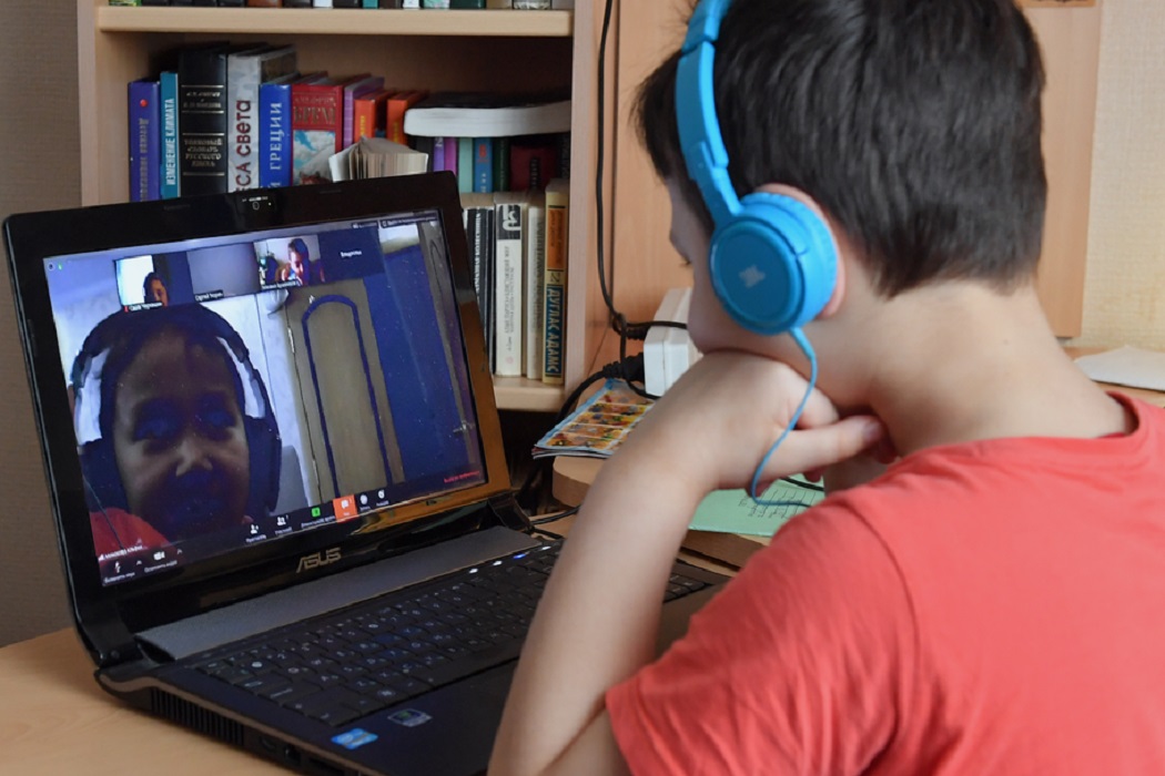 Школьники Ямала приступили к учебе в режиме онлайн