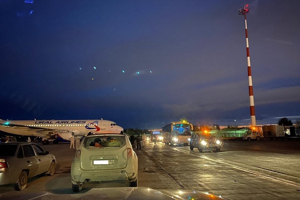 В Екатеринбурге на карантин отправили 35 авиапассажиров из Киргизии