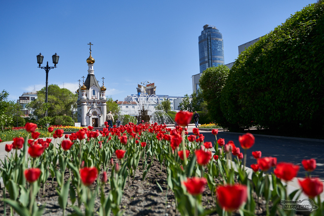фонтан каменный цветок тюльпаны Екатеринбург