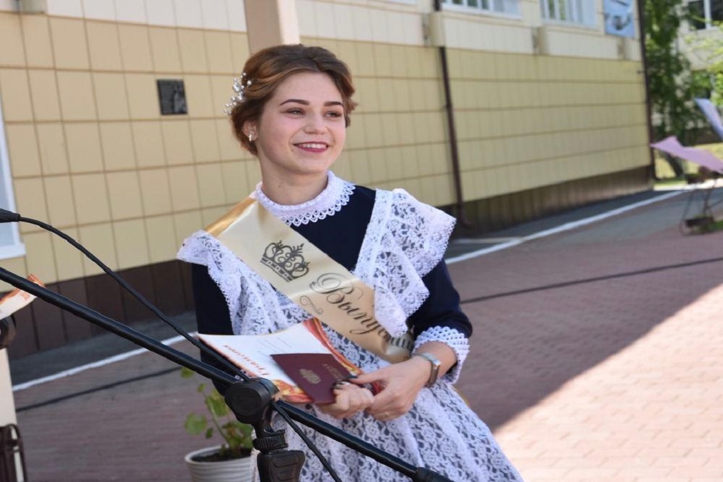 В Тюменской области 27 тысяч выпускников получили аттестаты