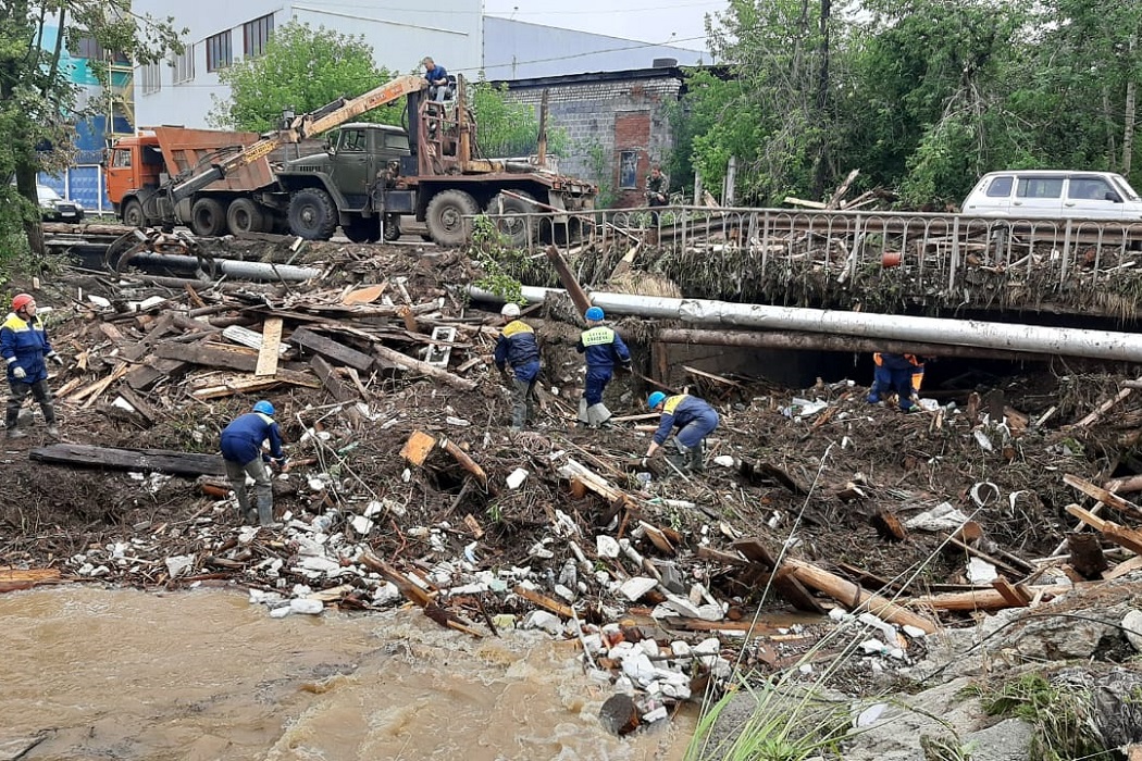 Более 400 человек устраняют последствия паводка в Нижних Сергах
