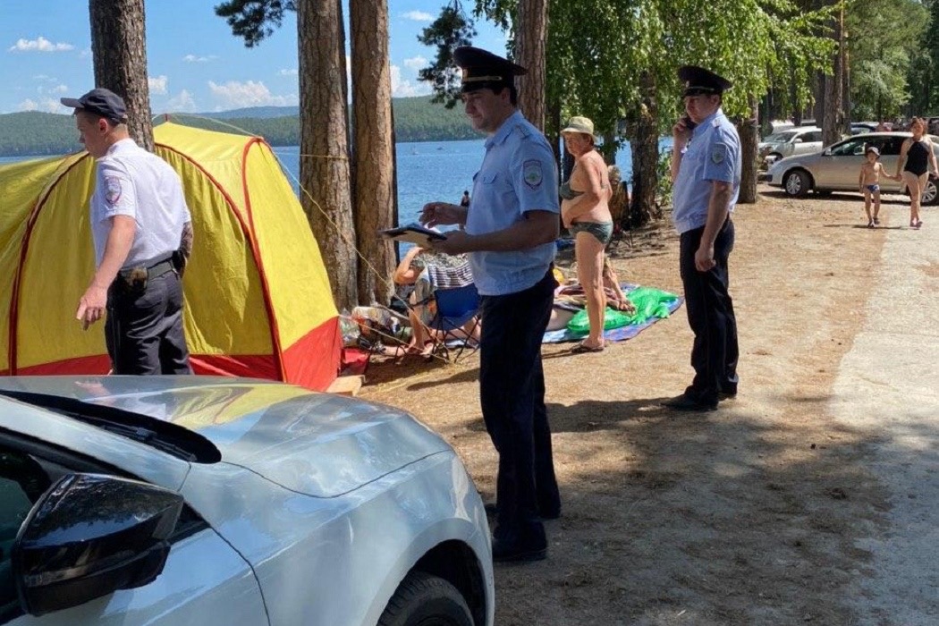 Эвакуация машин с озера Тургояк