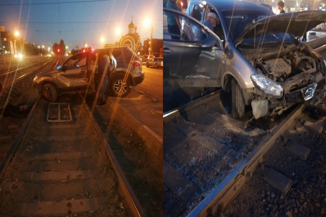 В Челябинске из-за ДТП иномарку отбросило в трамвайную остановку