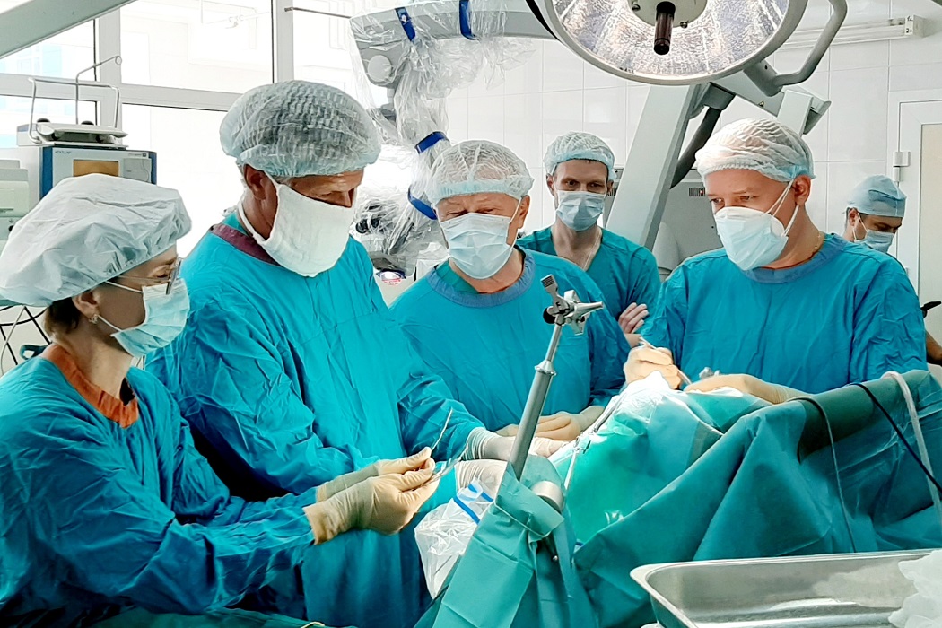 Главный нейрохирург России провел в ОКБ №2 показательную операцию 1