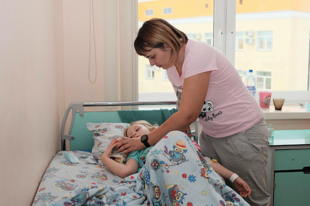 6-летнюю казашку с двумя желудками прооперировали в ЧОДКБ