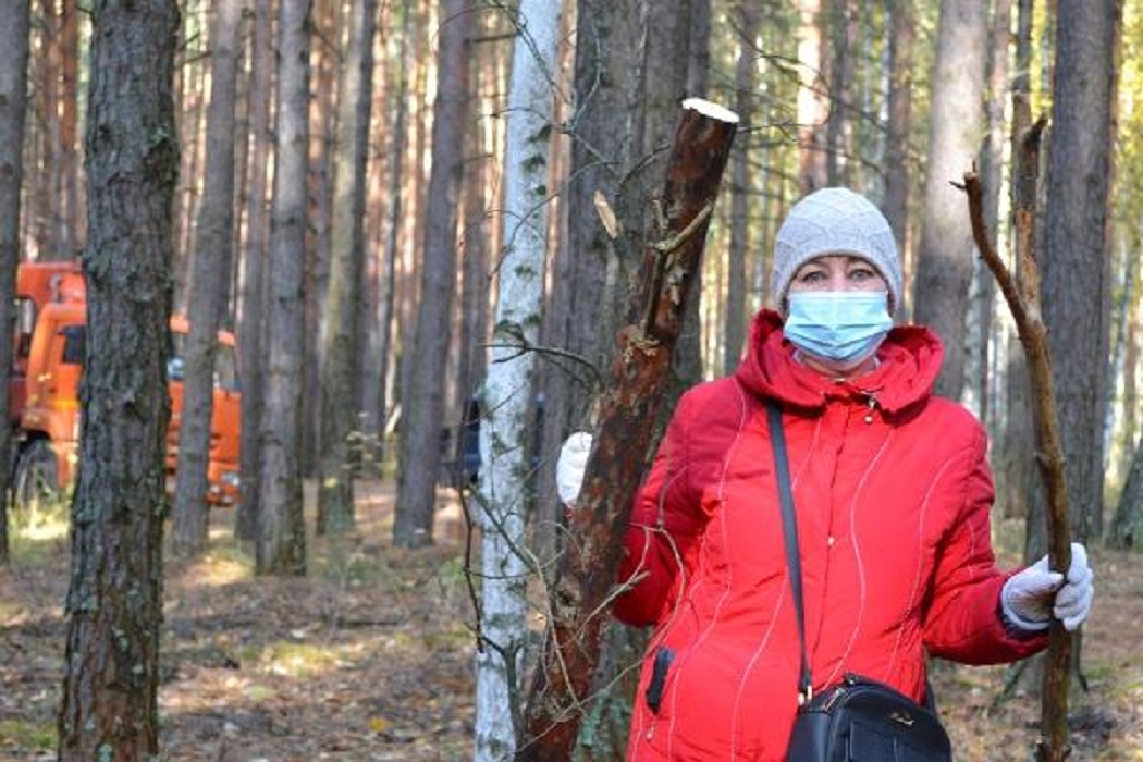 Тюменцы очистили 3 гектара леса в природном заказнике «Лебяжье»