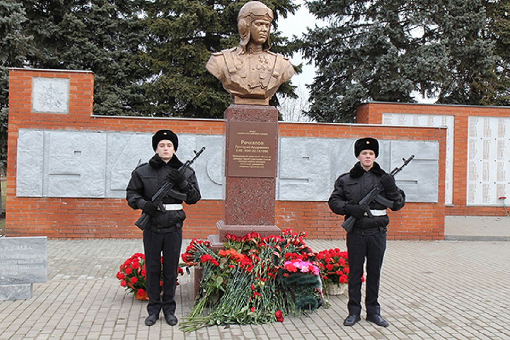 Памятник герою-лётчику Речкалову установят в Екатеринбурге