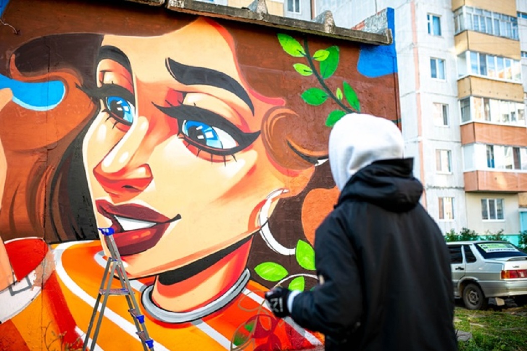 Пять душевных стрит-артов украсили улицы Тобольска