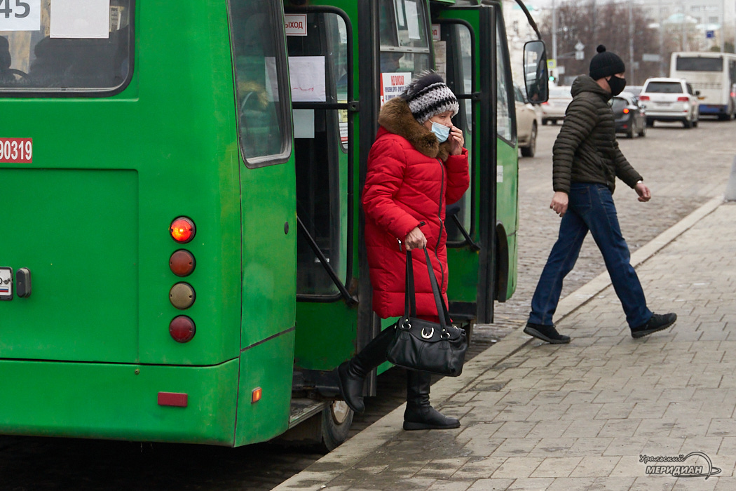 120 тысяч рублей заплатят пенсионерке из Ялуторовска за падение в автобусе