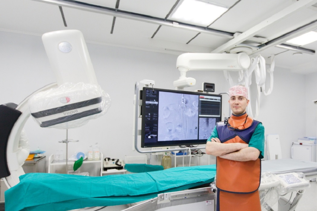 Рентгенхирурги ОКБ №1 проводят уникальные операции TAVI