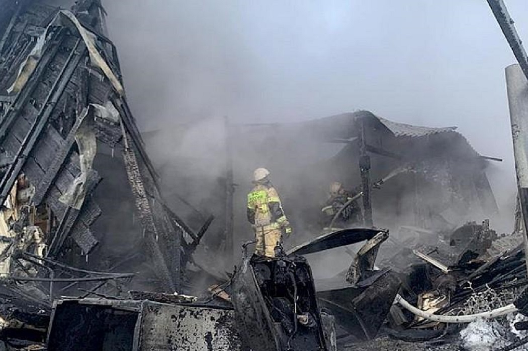 В дачном посёлке Нового Уренгоя сгорел жилой дом