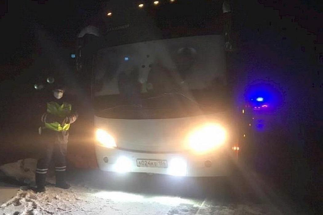 Ямальские полицейские помогли вахтовикам из Оренбурга в мороз