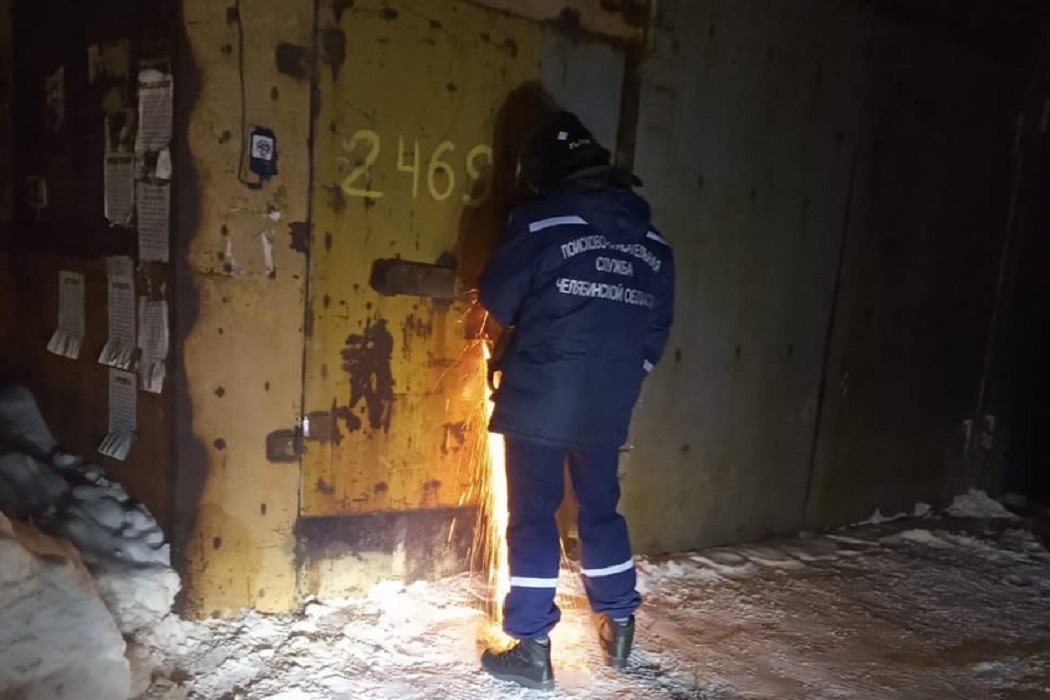 В Магнитогорске спасатели нашли мёртвого мужчину в закрытом гараже