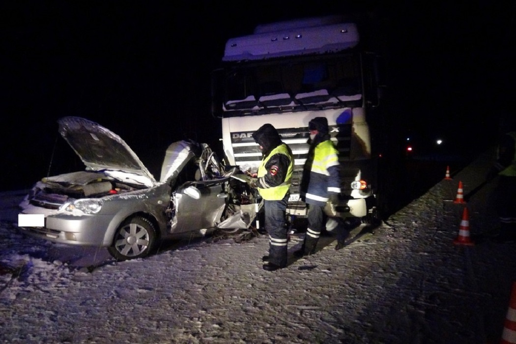На Серовском тракте погиб водитель Chevrolet в ДТП с грузовиком