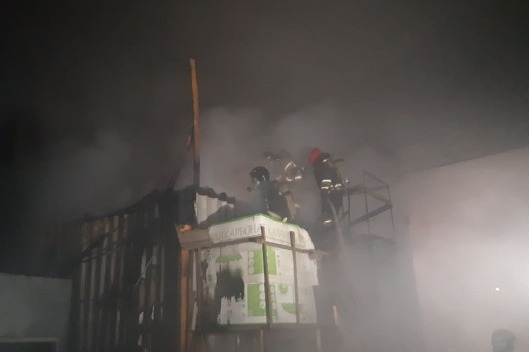 В Екатеринбурге утром произошёл пожар в здании площадью 200 кв.м