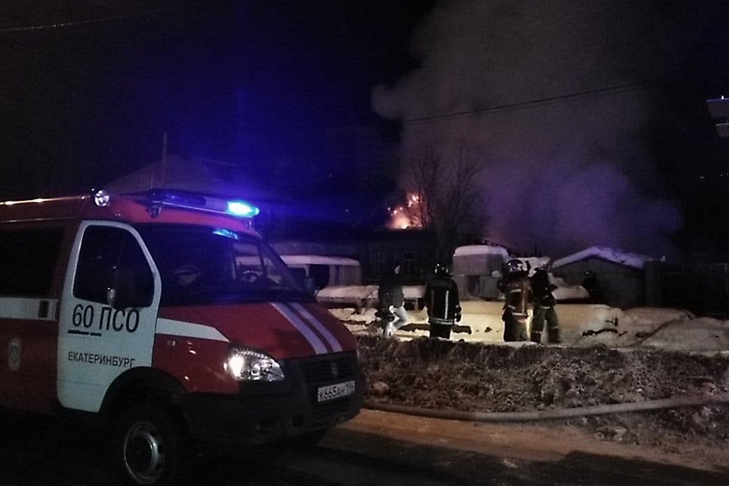 В Краснотурьинске при пожаре в пятиэтажке погибли две женщины