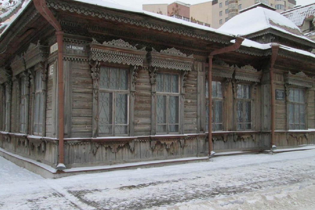 В центре Екатеринбурга в 12 метрах от старинной усадьбы построят офисник