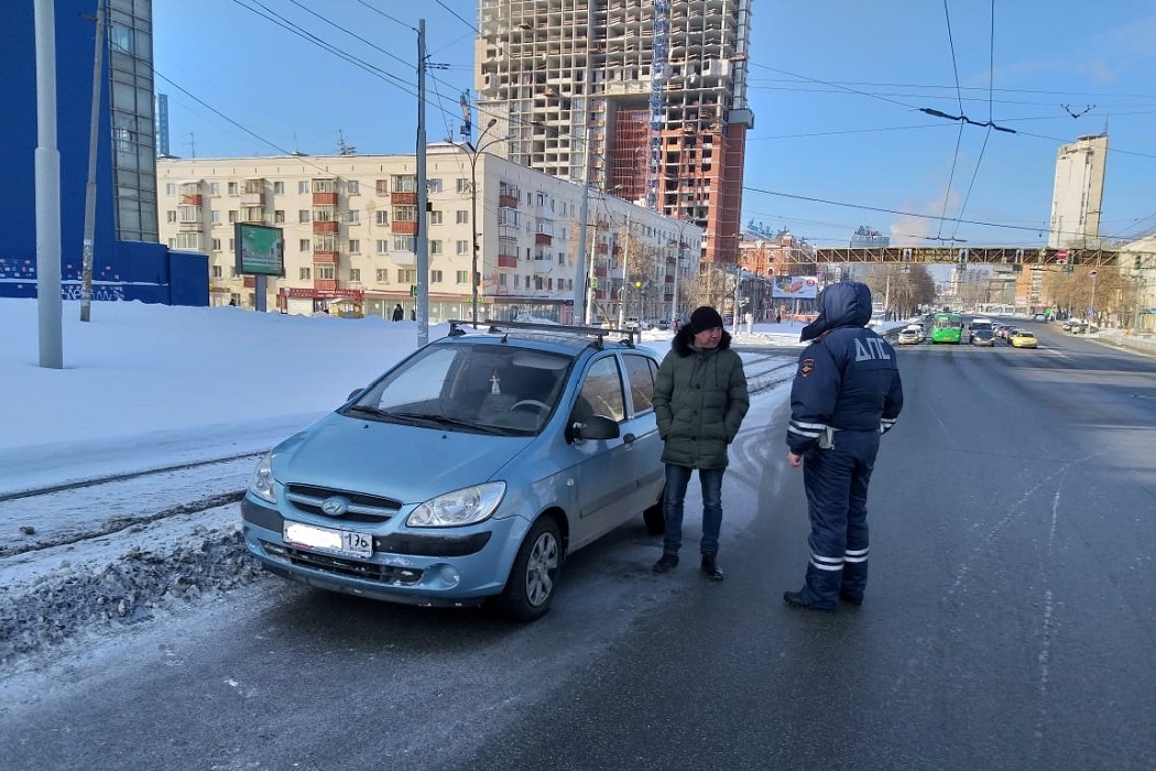 Госавтоинспекторы остановили в Екатеринбурге пьяного водителя без прав