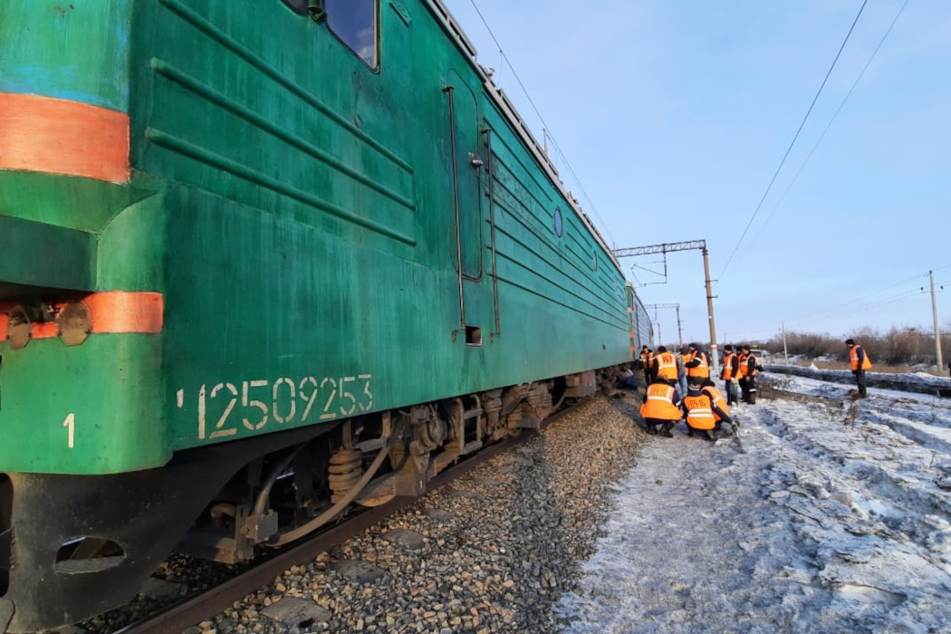 На Южном Урале сошел локомотив с рельсов