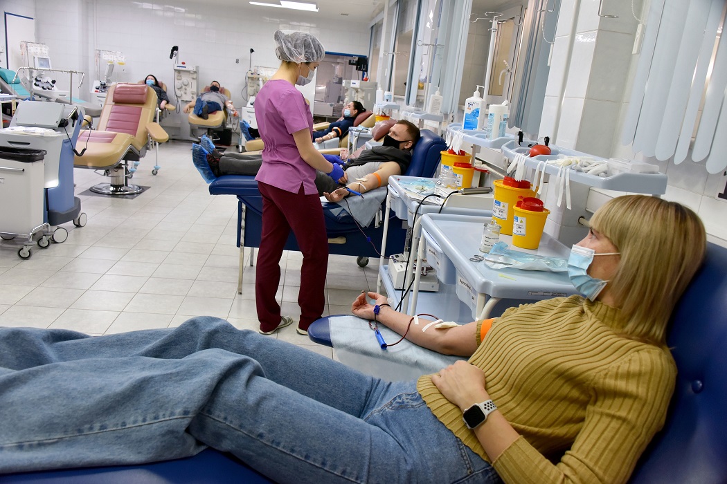 Почти 300 студентов Ханты-Мансийска стали донорами крови