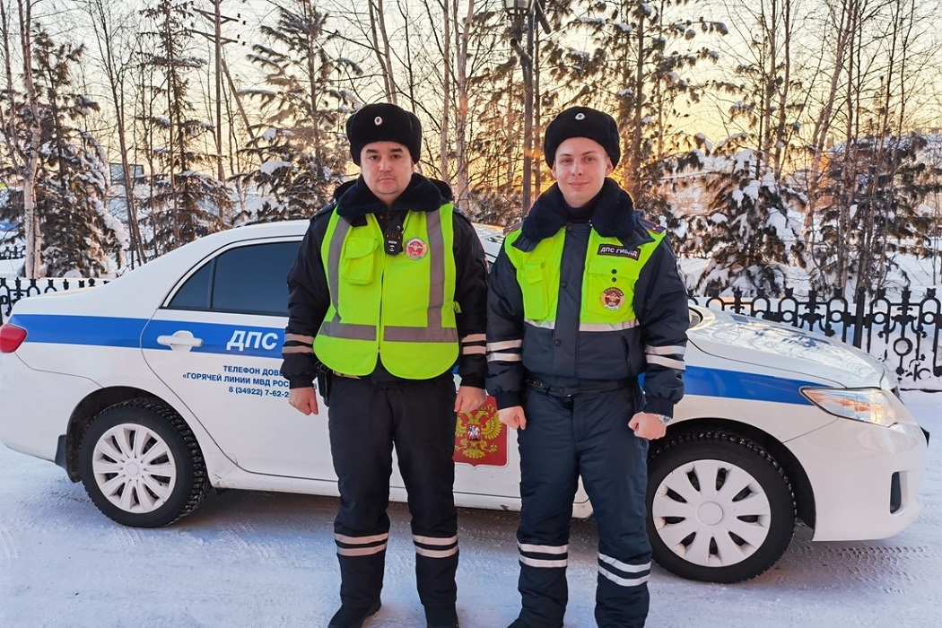 Полицейские Нового Уренгоя помогли замерзающей автоледи