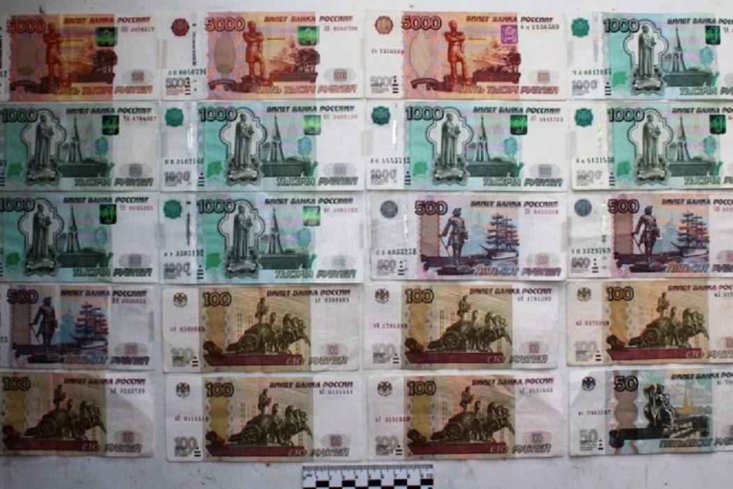 Транспортные полицейские Тюмени задержали омича за кражу денег у коллеги