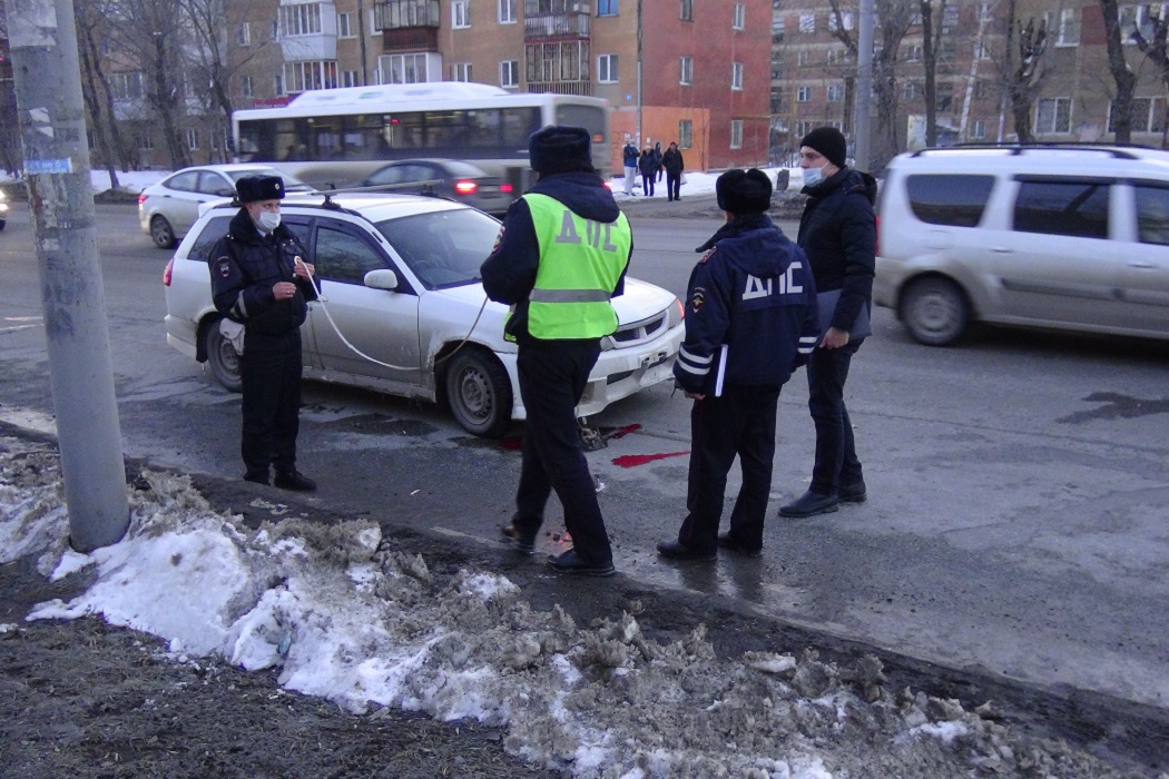 В Екатеринбурге в ДТП на Эльмаше погибла девятилетняя девочка
