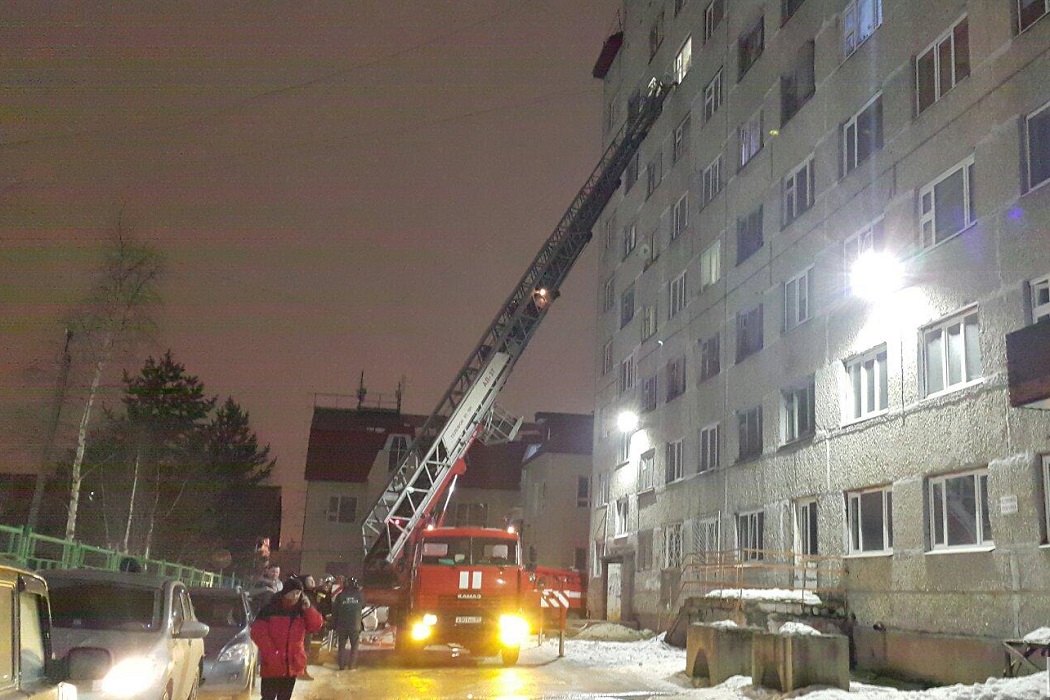 В центре Ноябрьска вновь горела жилая многоэтажка