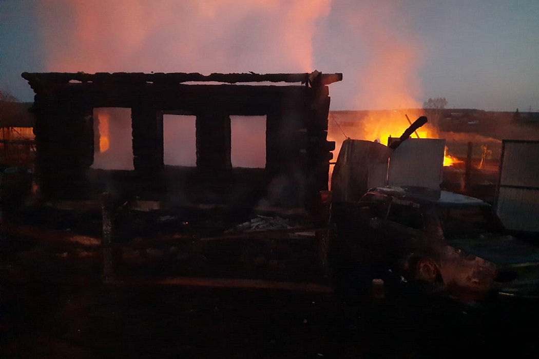 Четверо детей погибли во время пожара в доме под Нижним Тагилом