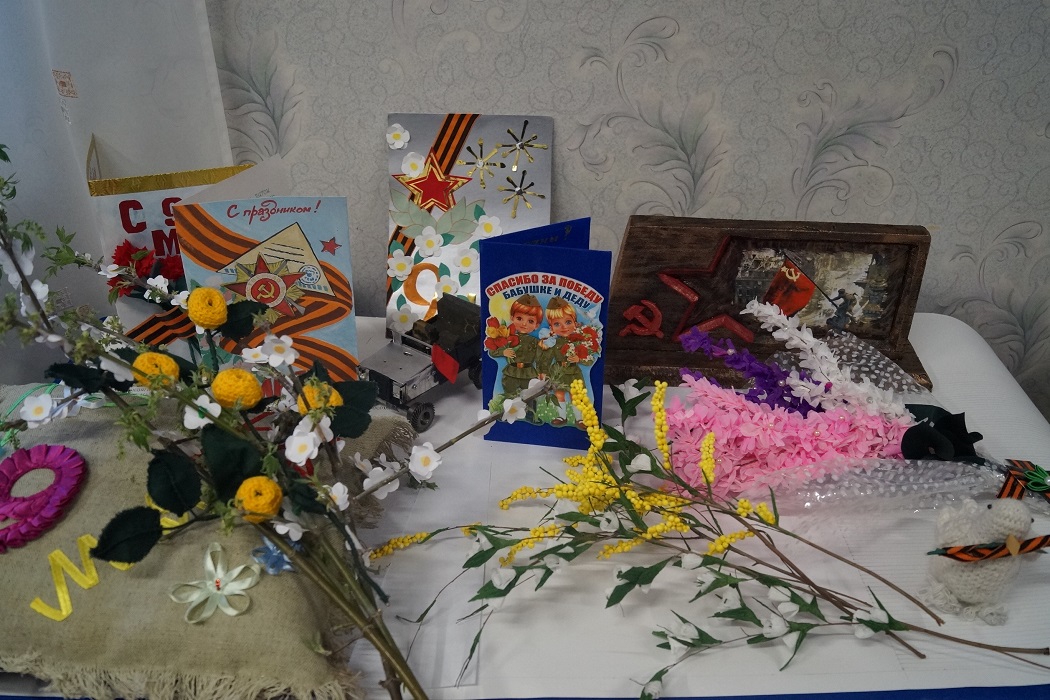 В Кургане заключённые женщины изготовили памятные сувениры для ветеранов