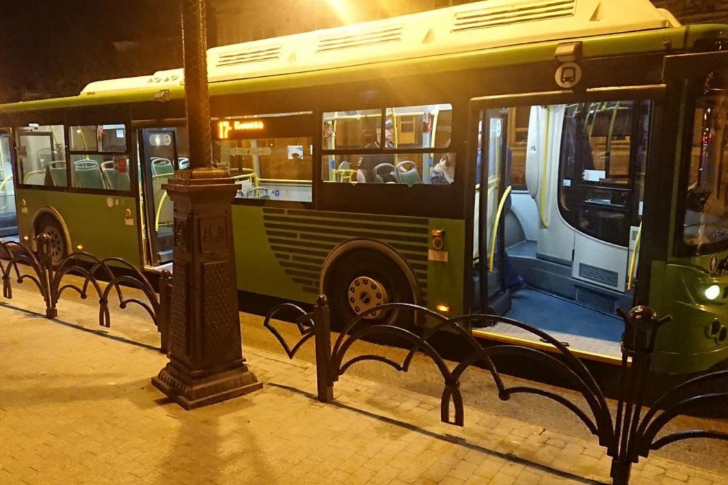 В Тюмени три пассажира автобуса пострадали во время экстренного торможения 1