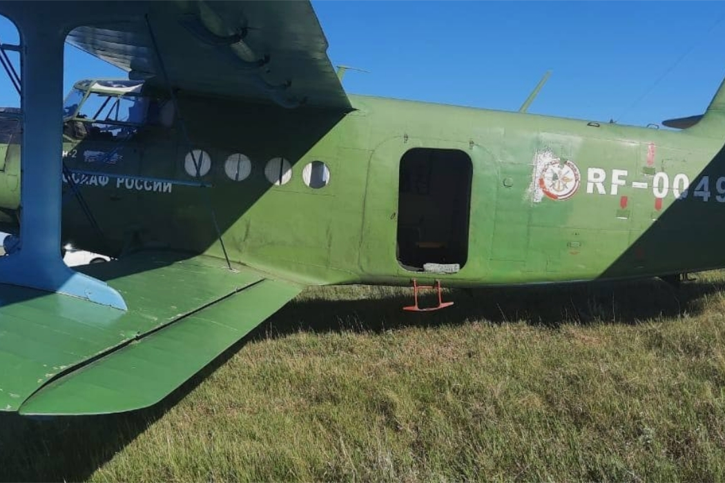 АН-2 экстренно сел в Челябинской области из-за перегрева двигателя