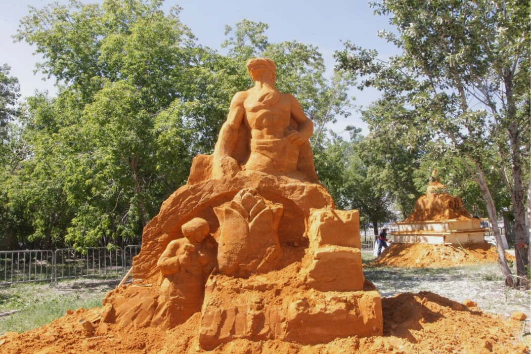 В Челябинске из 800 тонн песка построят скульптуры в Саду камней