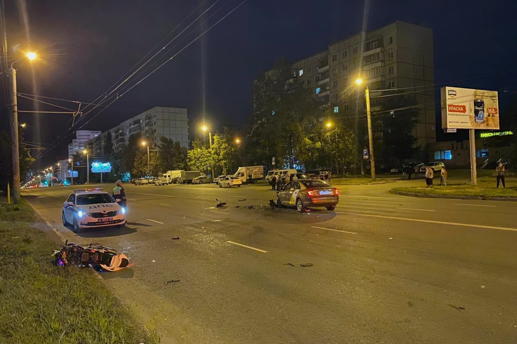 В Челябинске в ДТП погиб мотоциклист уходя от преследования экипажа ДПС