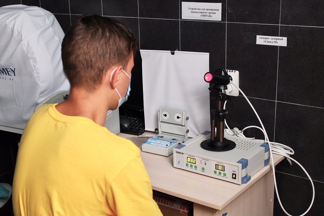 Детская поликлиника Тобольска получила новые аппараты для лечения зрения