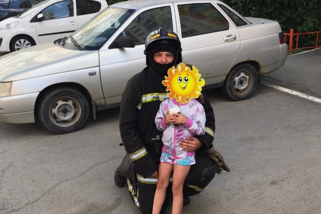 В Челябинске пожарные спасли 5-летнюю девочку оставленную одну дома